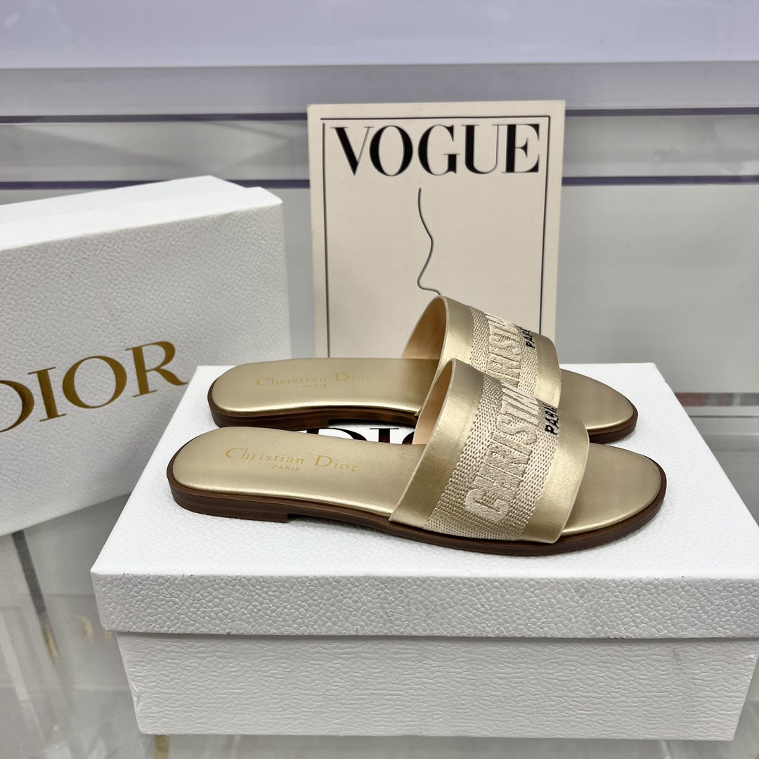 Dior 39.99$  code 449-7049-R gallery