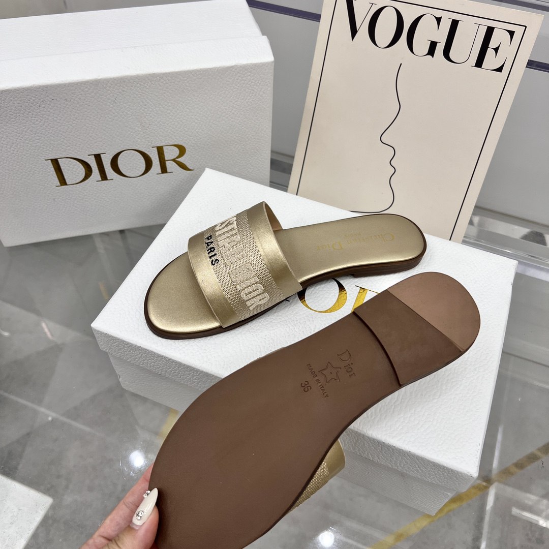 Dior 39.99$  code 449-7049-R gallery