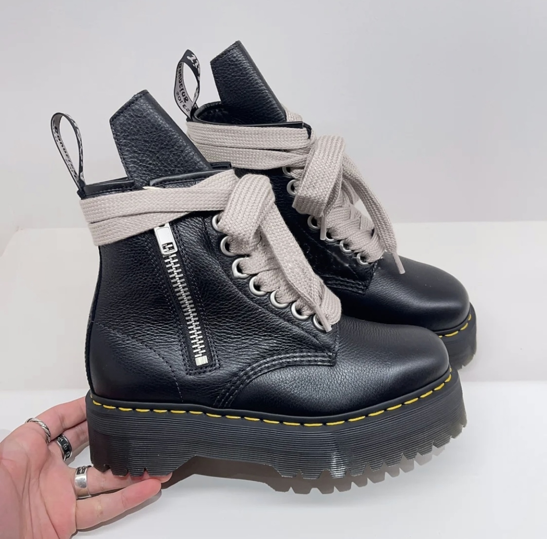 Dr.martens  53.05$    code  244-6819-R gallery