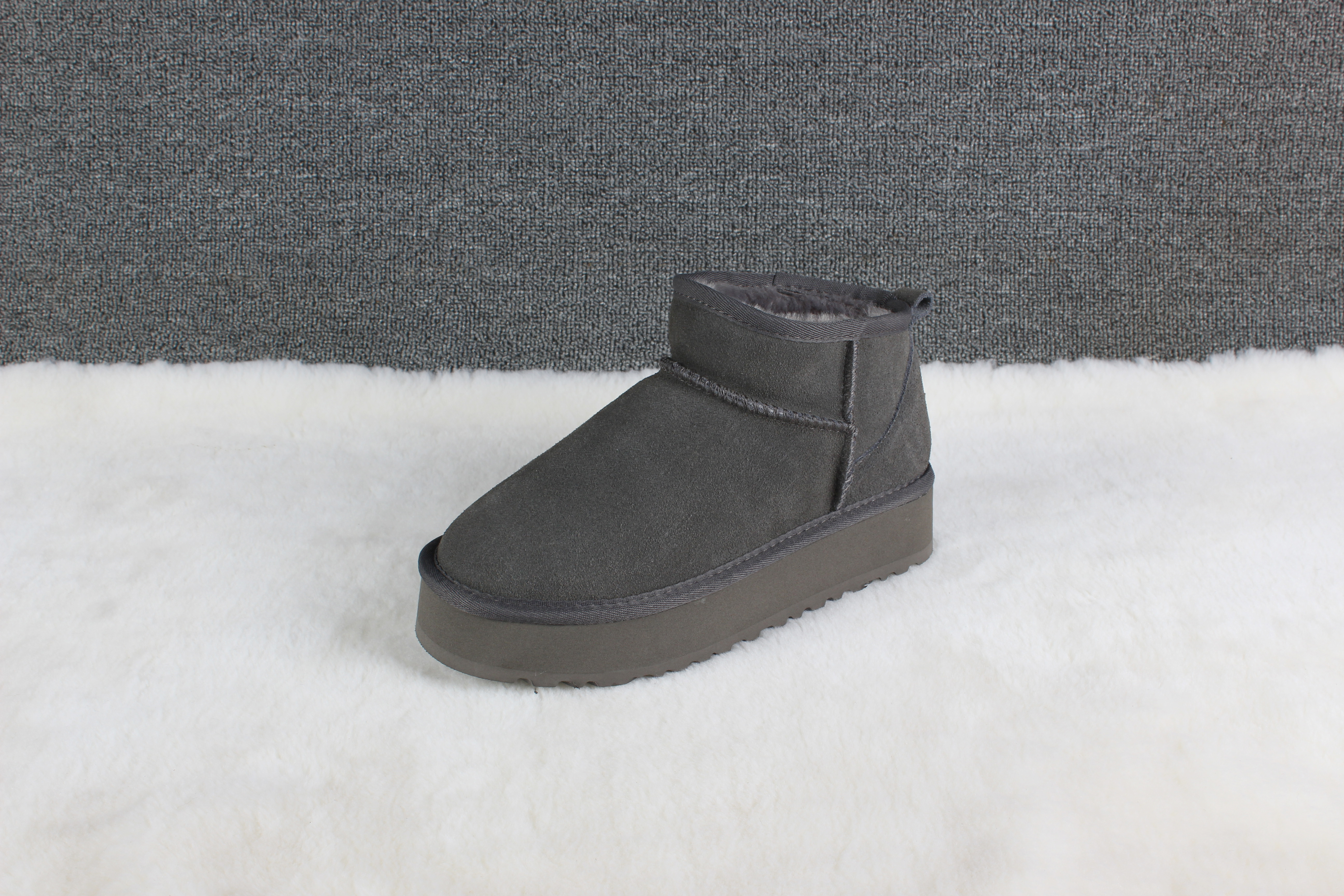 E1248-44.25$UGG gallery