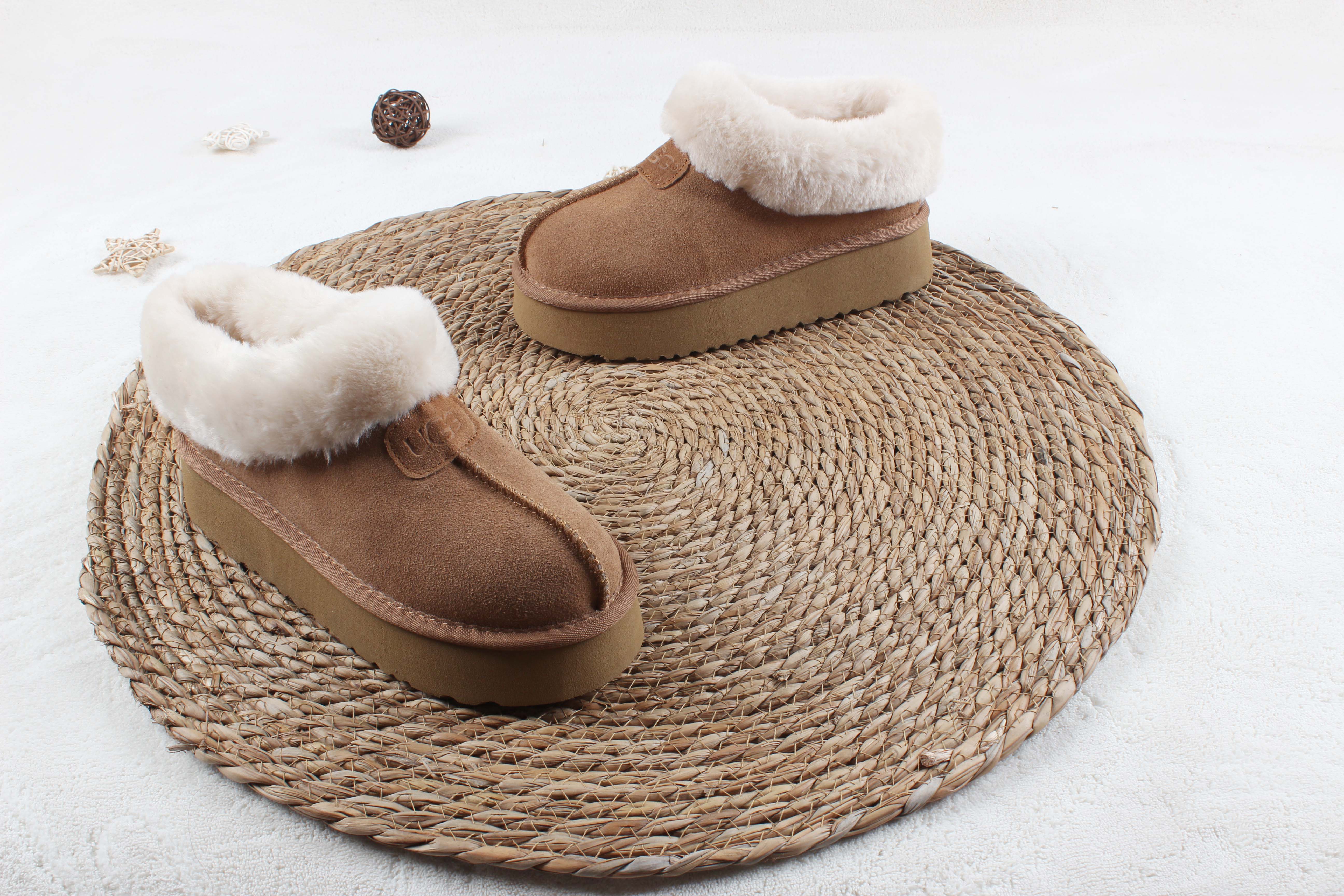 E1517-294￥| 42.11$UGG gallery