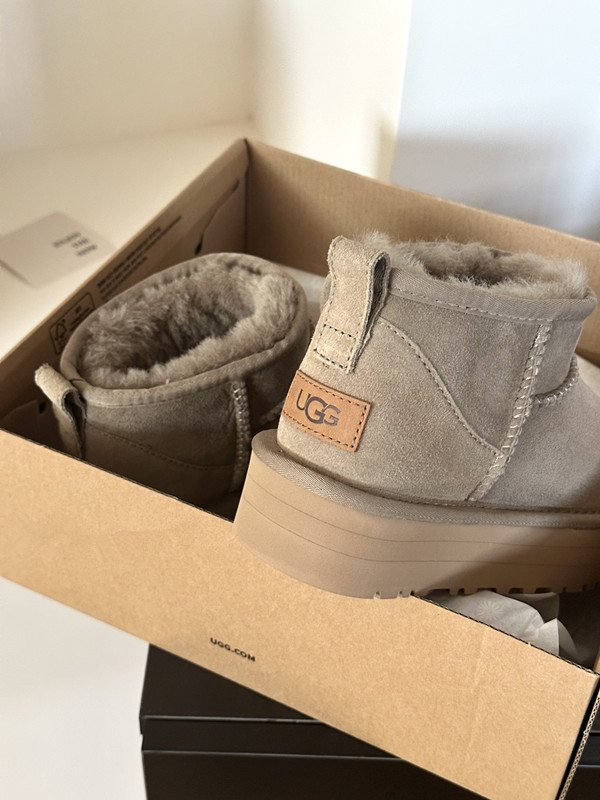 E1689-322￥| 45$UGG gallery