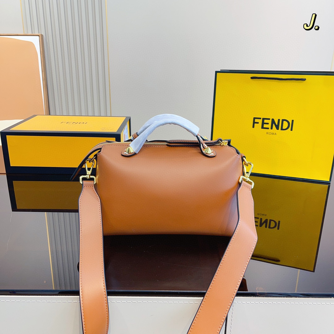 FENDI 56.86$    CODE 306-7189-R gallery