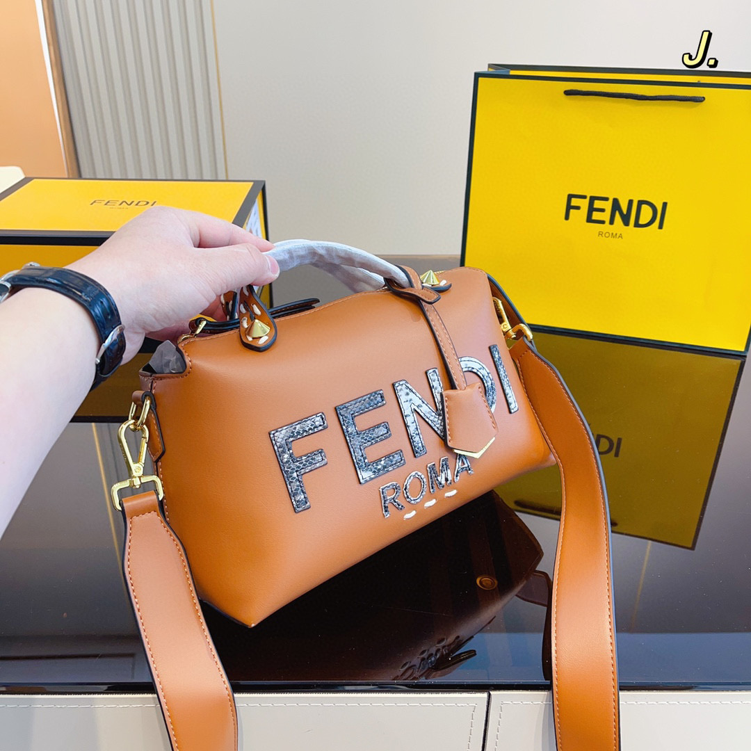 FENDI 56.86$    CODE 306-7189-R gallery