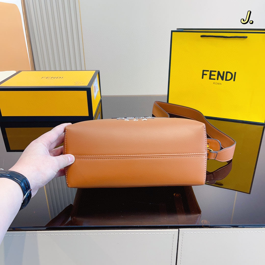 FENDI 56.86$    CODE 306-7189-R gallery