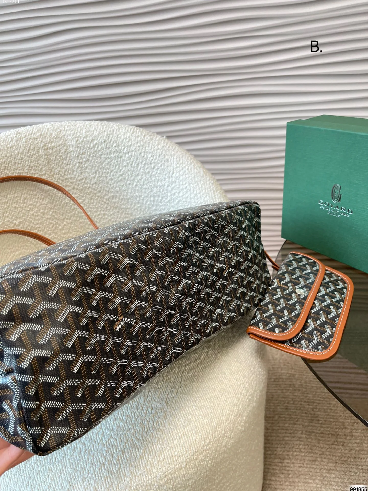 GOYARD $64 gallery