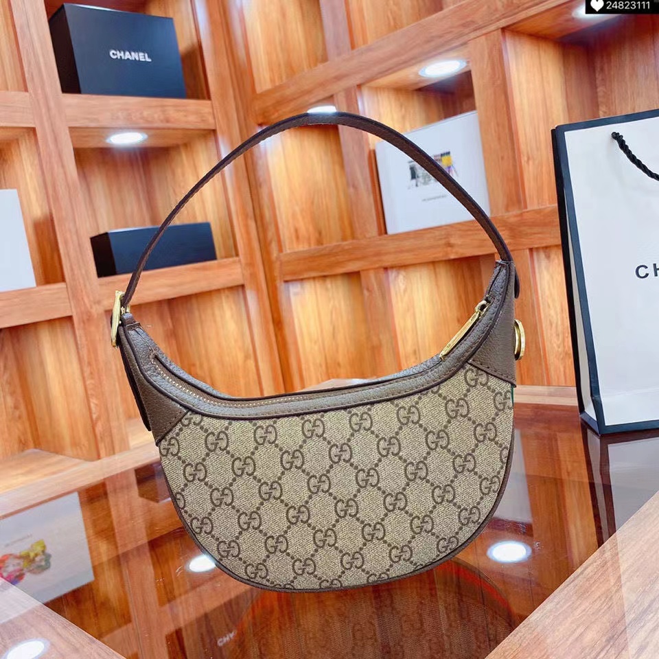 GUCCI 42.11$ 编号472-5560-R gallery