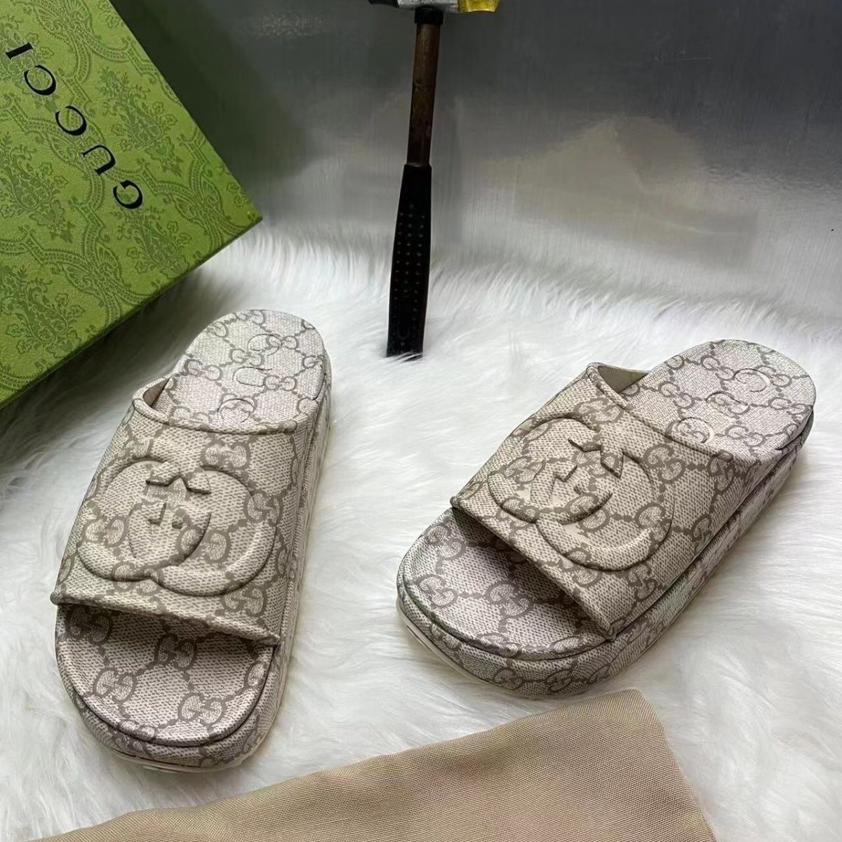 GUCCI 5AAAAA  42$     9492-T gallery