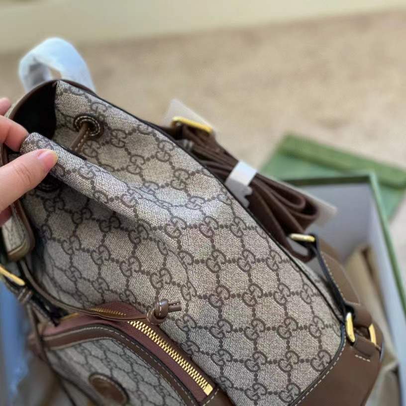 GUCCI 60.66$  code 472-5938-R gallery