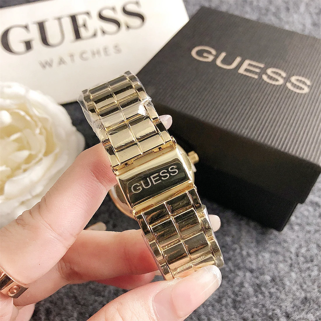 GUESS $14 gallery