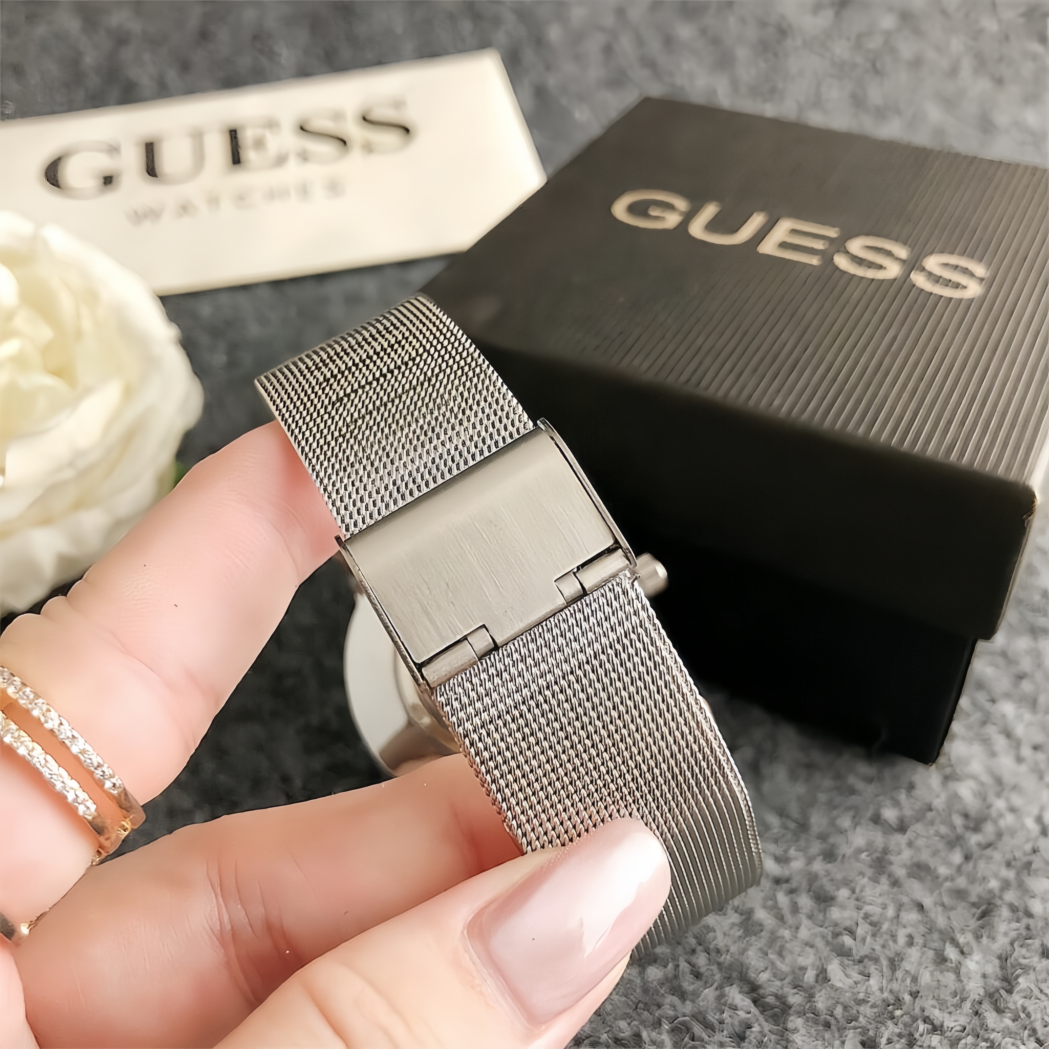 GUESS $15 gallery