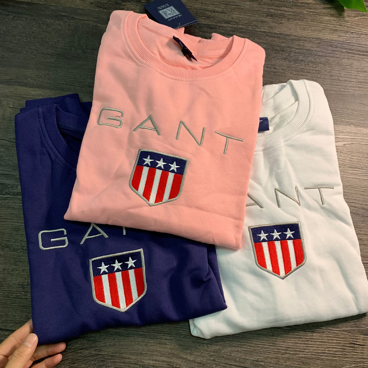 H114 GANT Women sweatshirt gallery