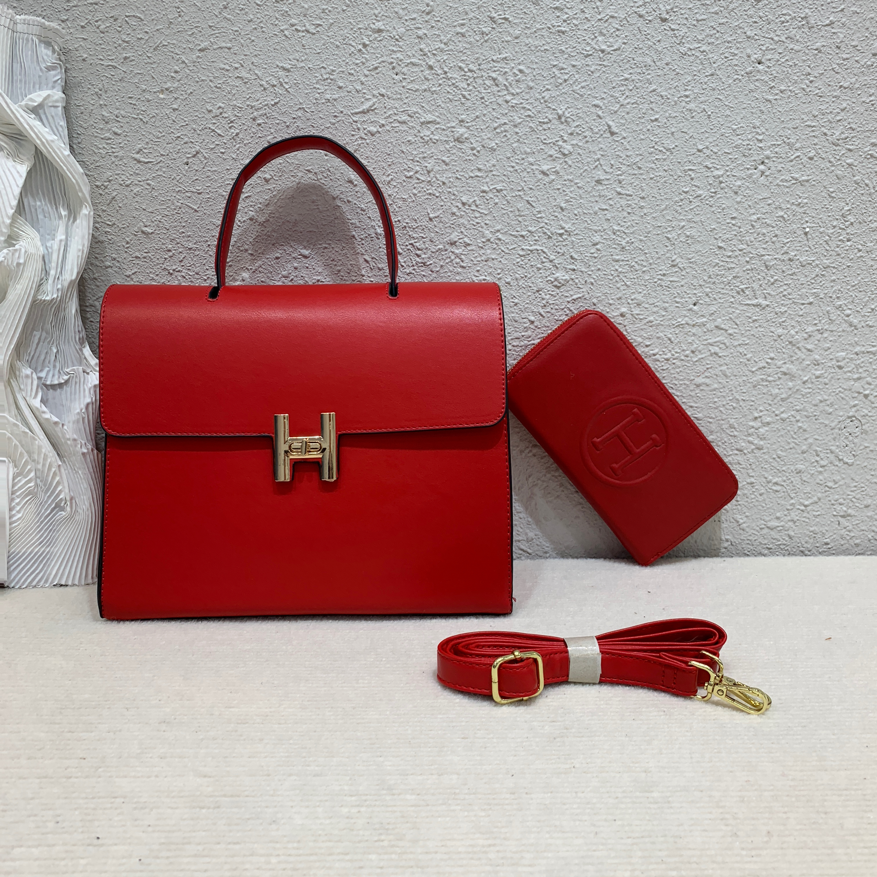 Hermes Code 404-6664-R   46.99$ gallery