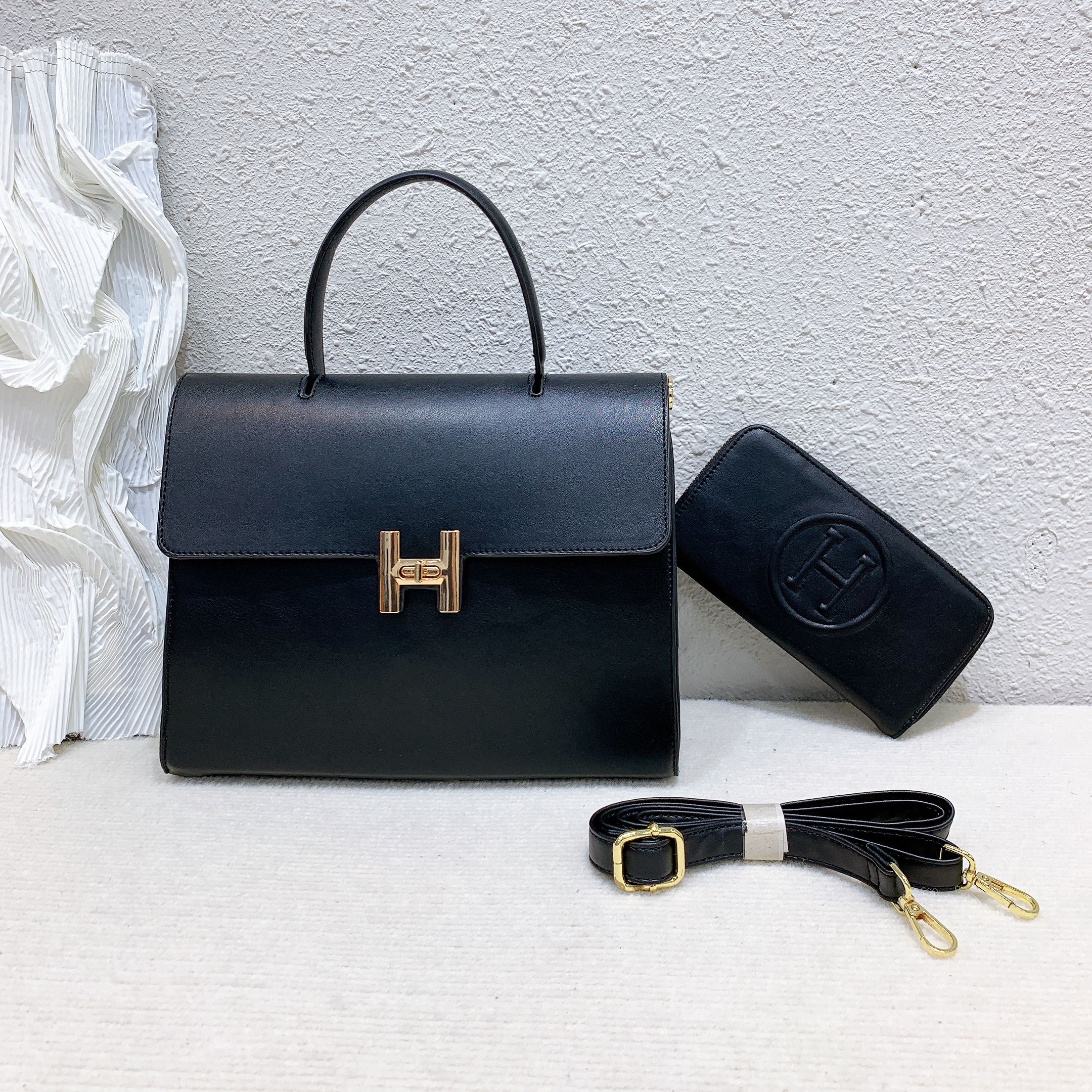 Hermes Code 404-9712-T   46.99$ gallery