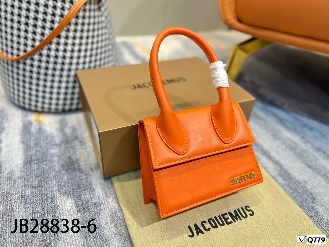 JACQUEMUS $66 gallery