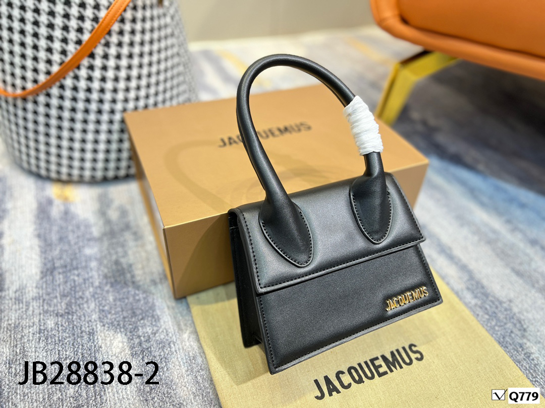 JACQUEMUS $66 gallery