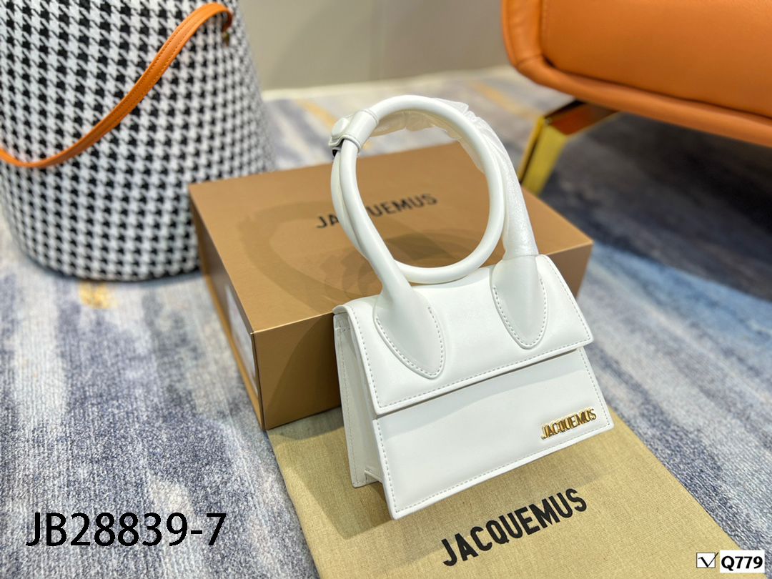 JACQUEMUS $66 gallery