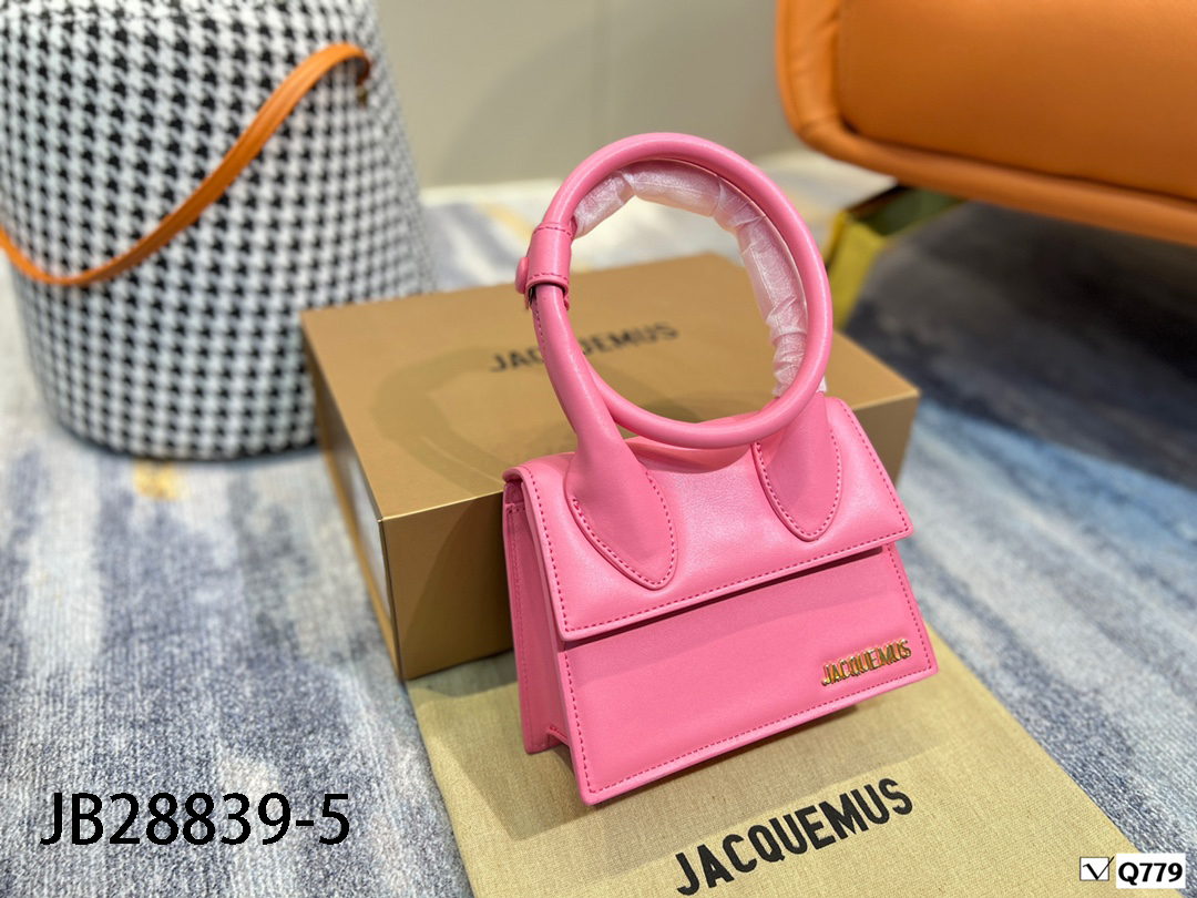 JACQUEMUS $66 gallery