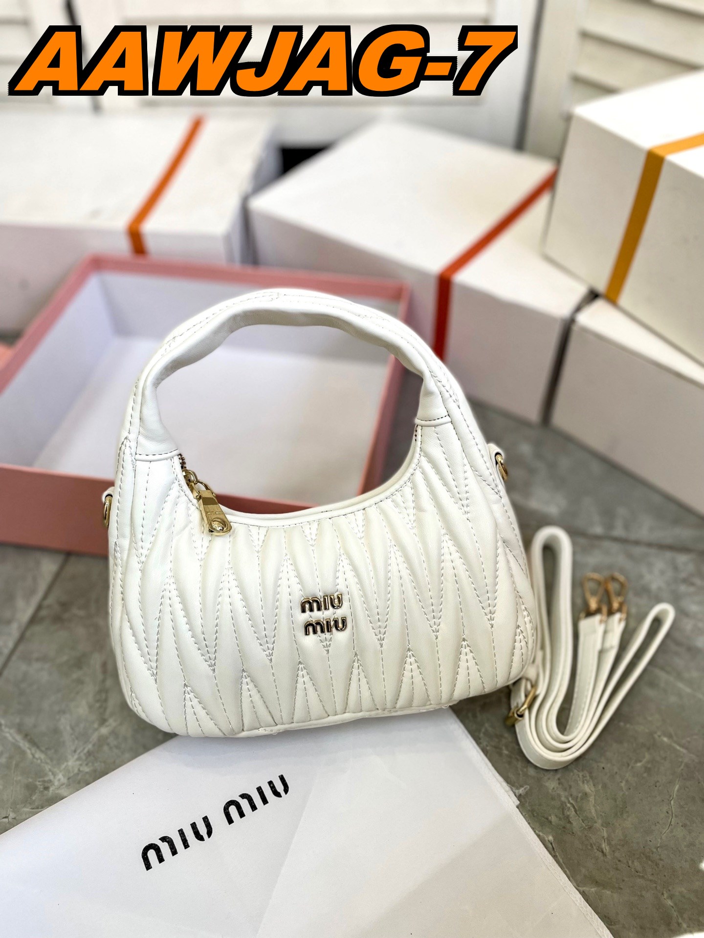 Jam3676 MIUMIU 49.99$  370 GBB gallery