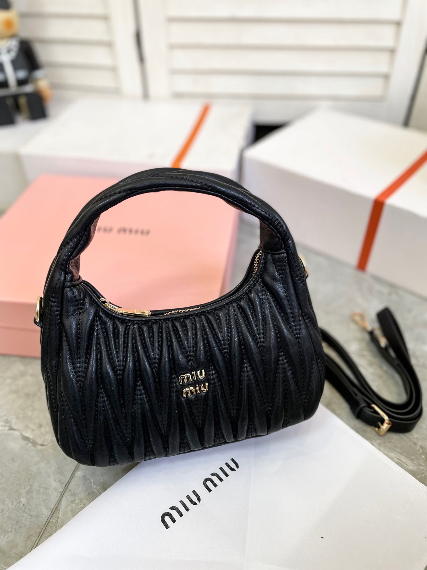 Jam3676 MIUMIU 49.99$  370 GBB gallery