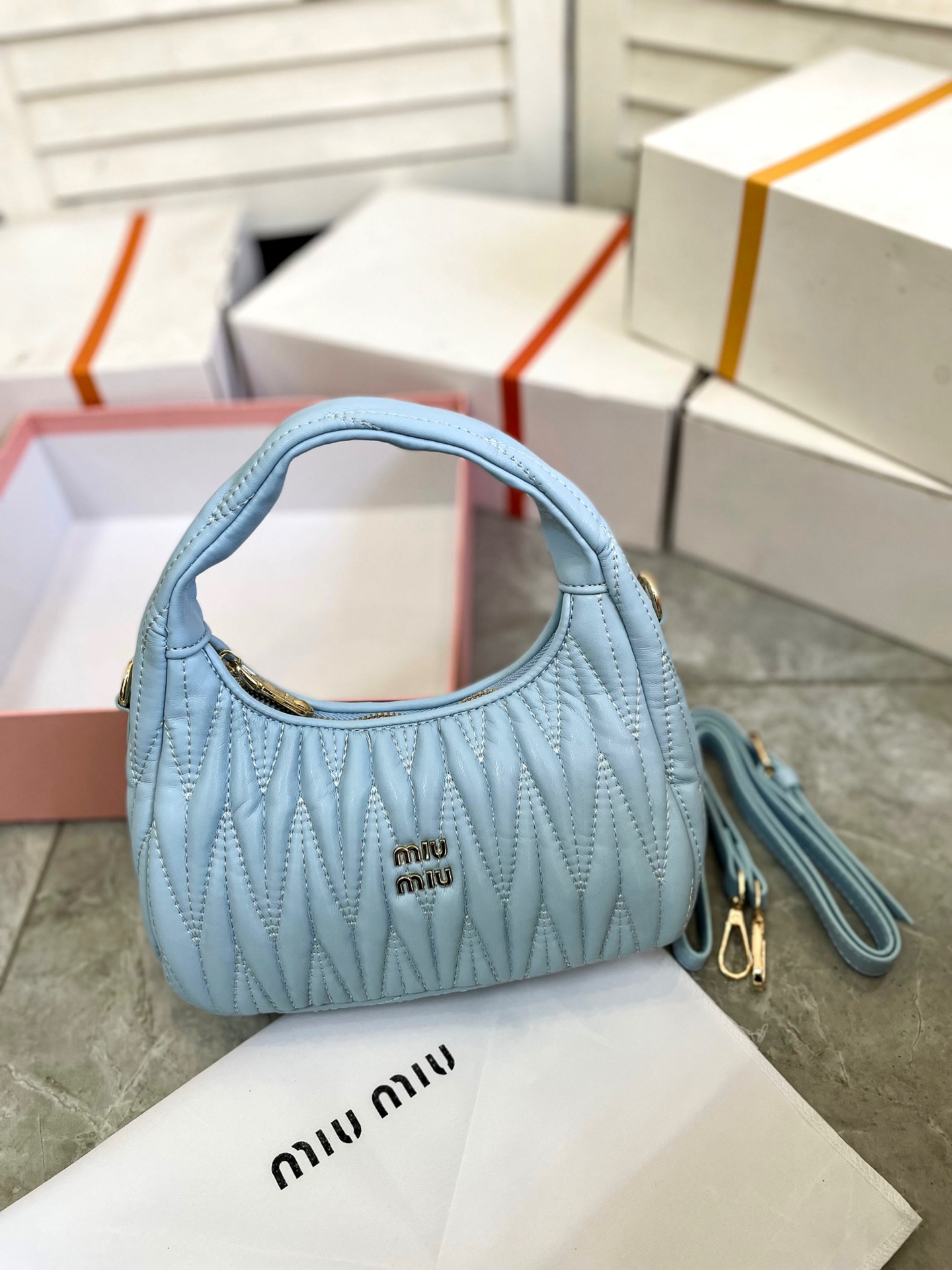 Jam3676 MIUMIU 49.99$  370 GBB gallery