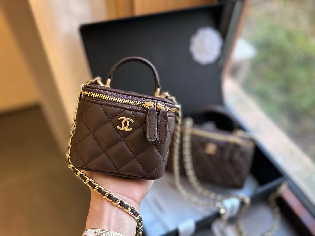 Jam566    Chanel 58$ 410 GBB gallery