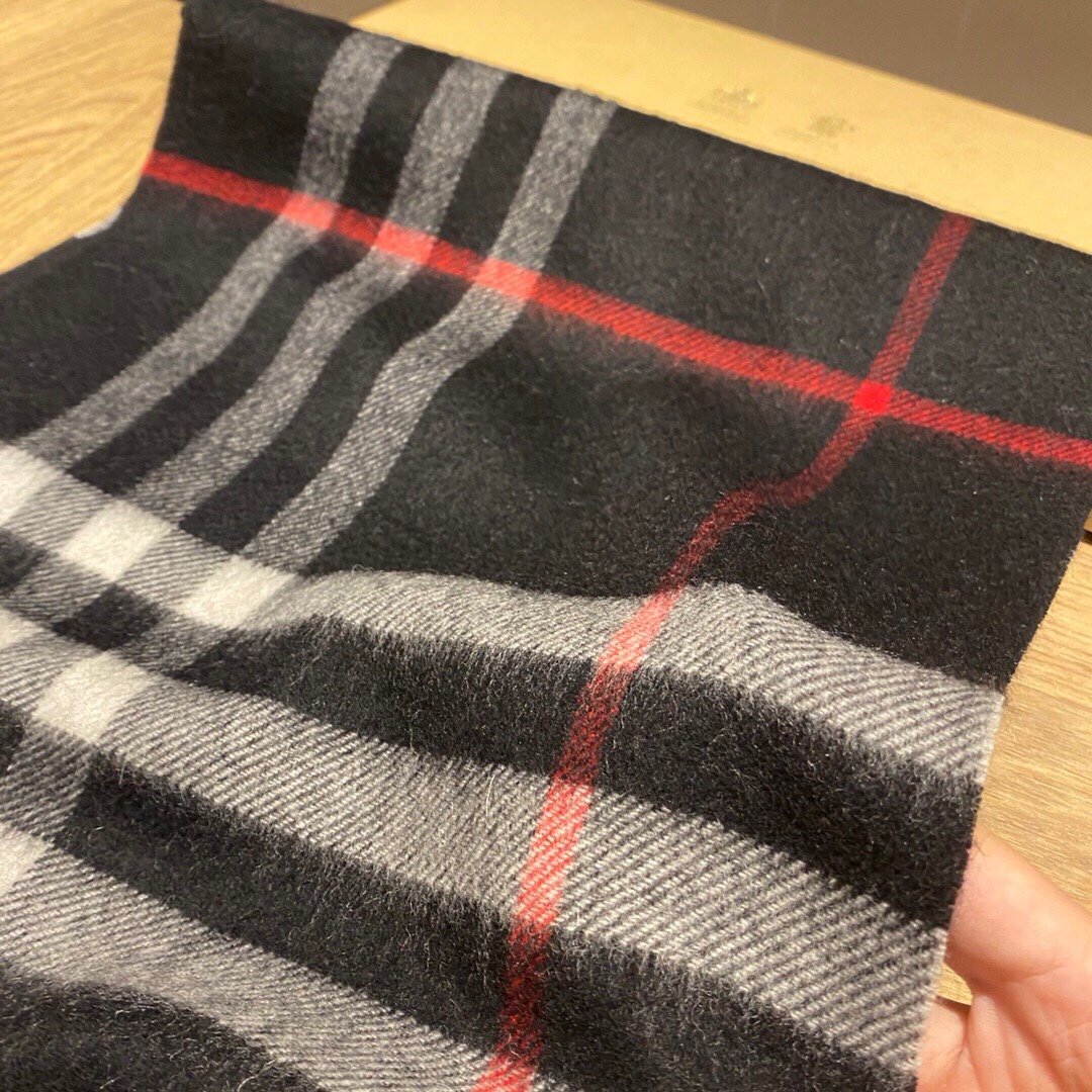 Jam695   Burberry   29.99$  WJ gallery