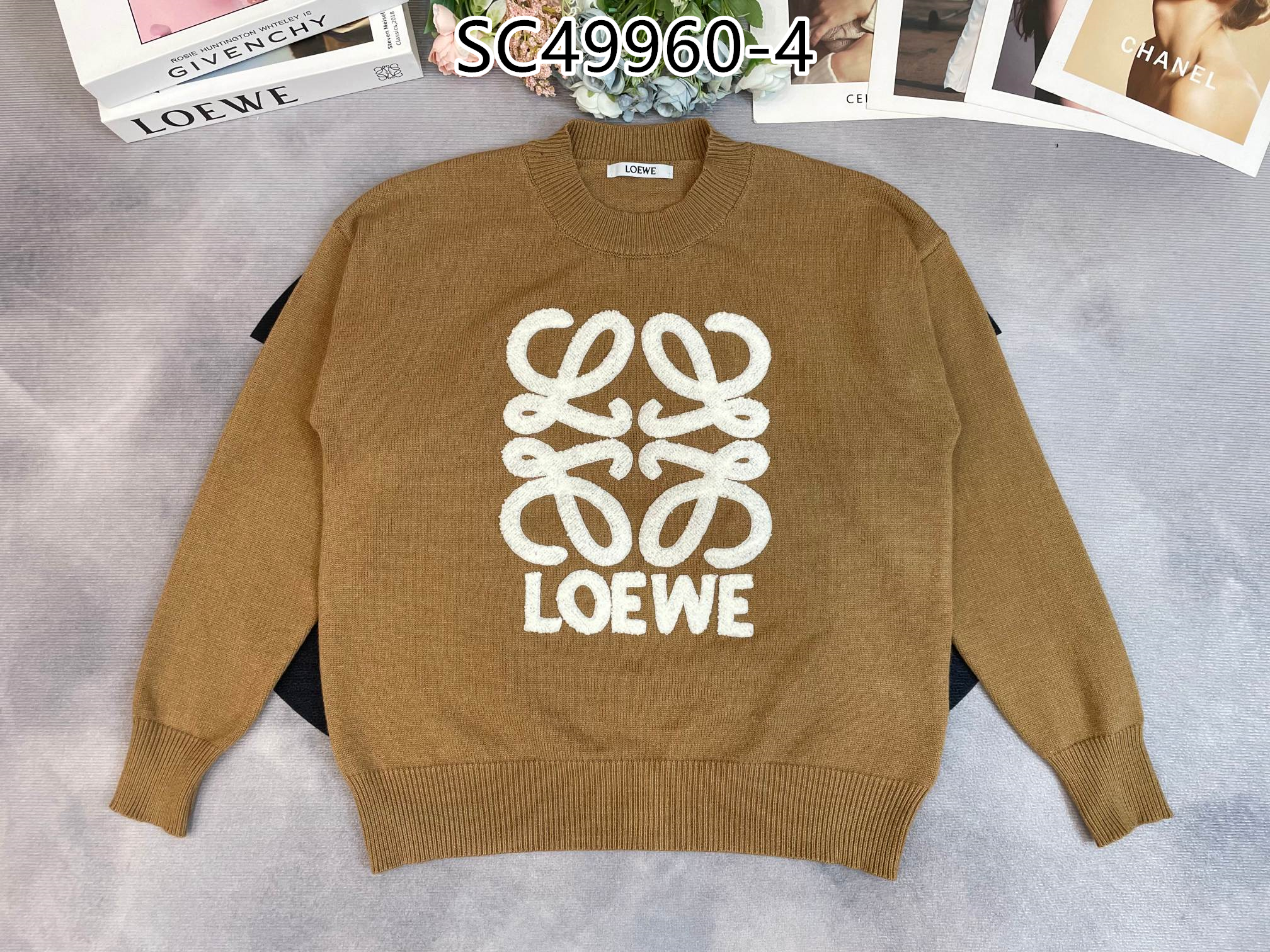 LOEWE $35 gallery