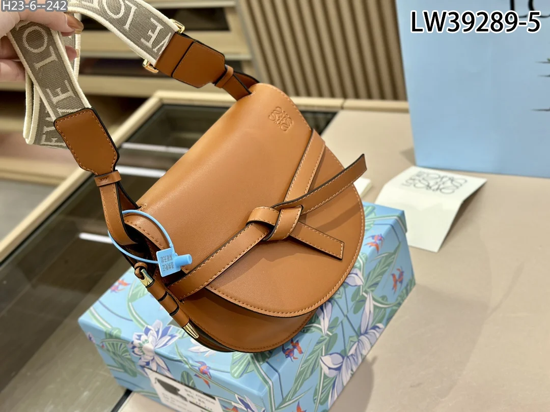 LOEWE $81 gallery