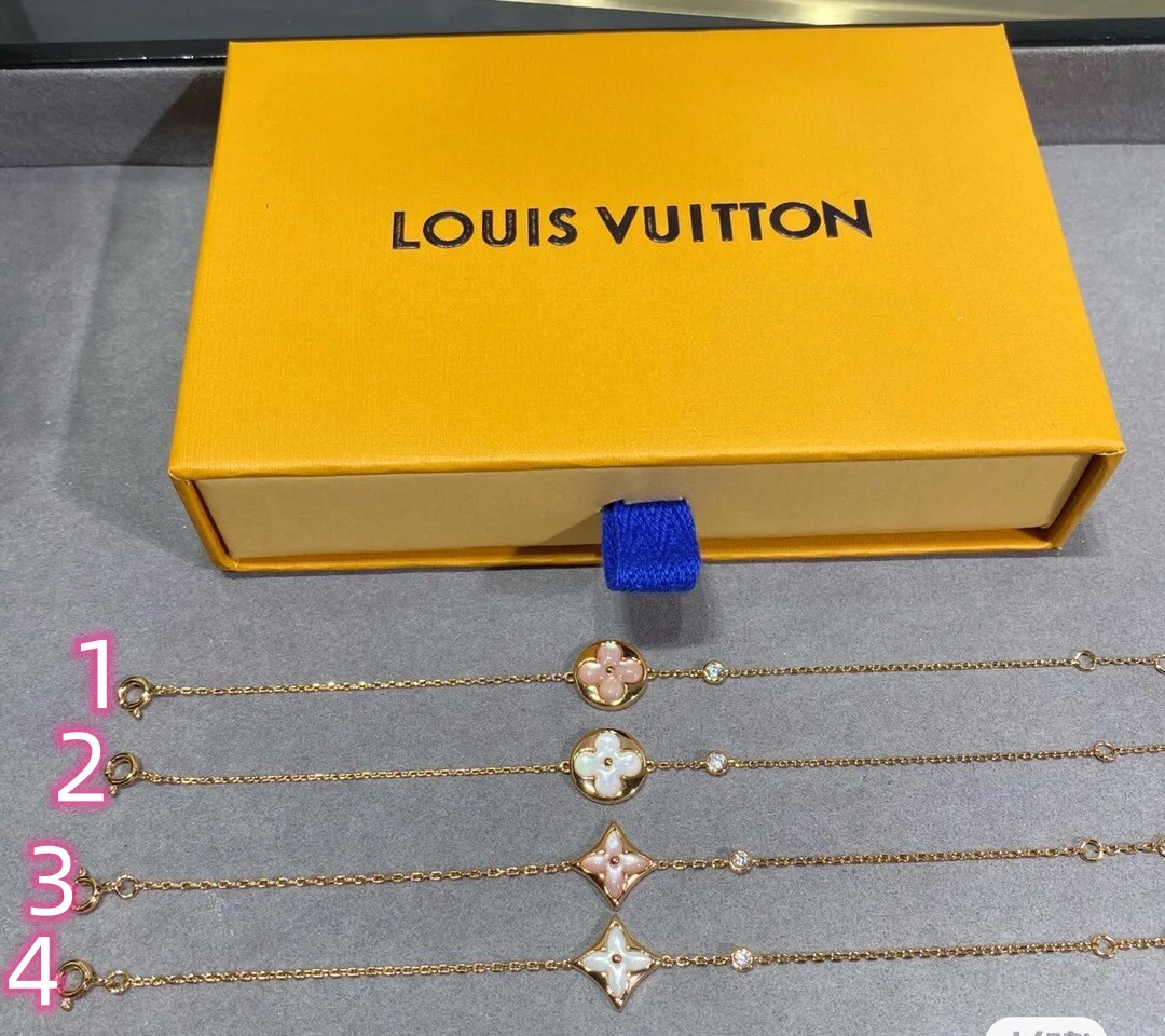 LV 22.88$ code 447-6646-R gallery