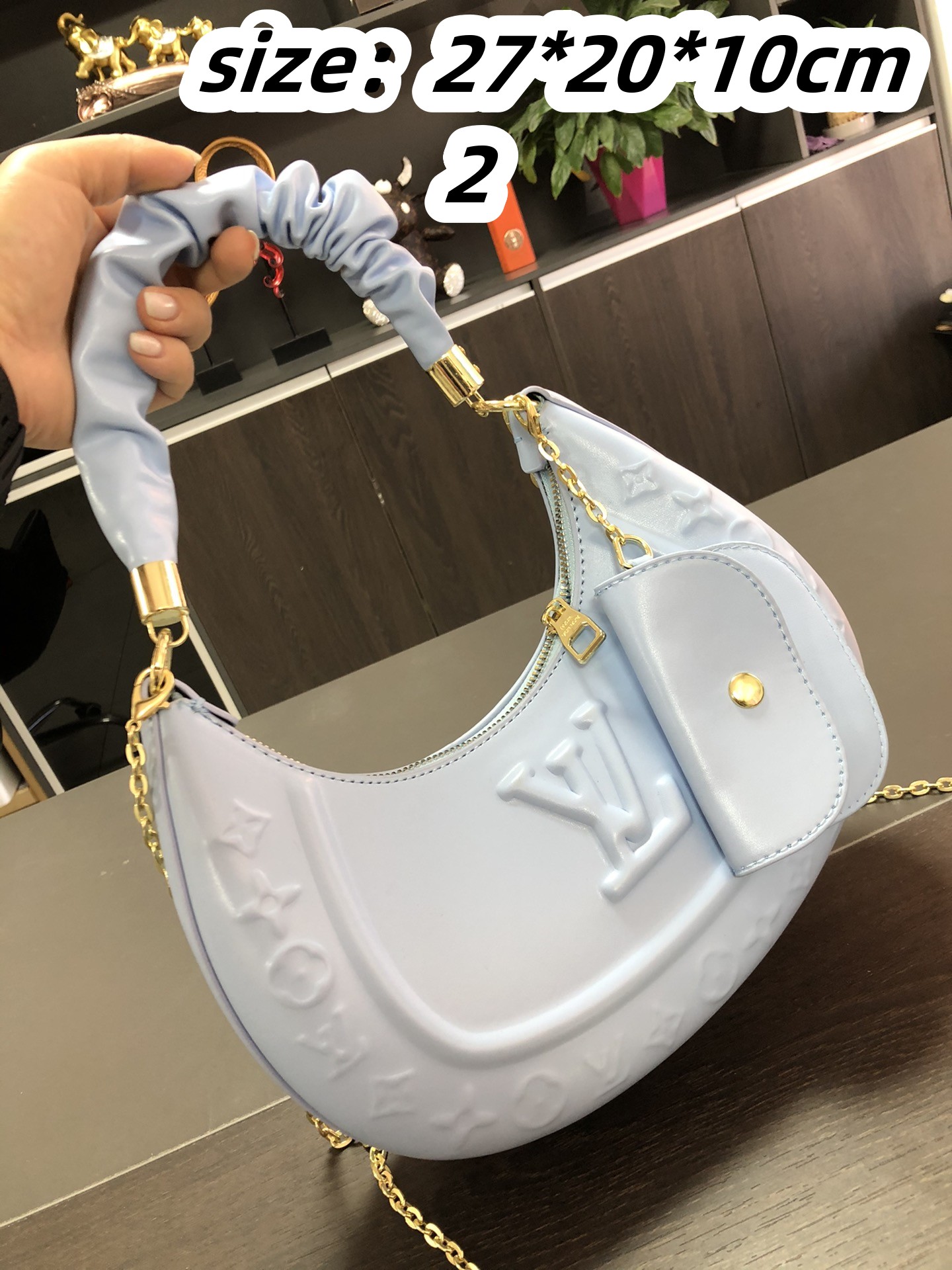 LV 27.99$  code 448-9695-T gallery