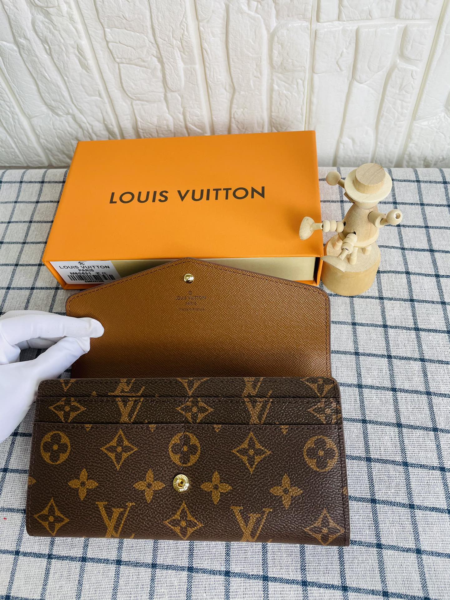 LV 29.99$ 编号285-5439-R gallery