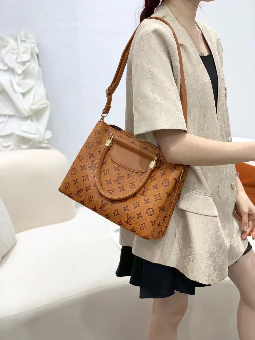 LV 41.99$     CODE 404-7003-R gallery