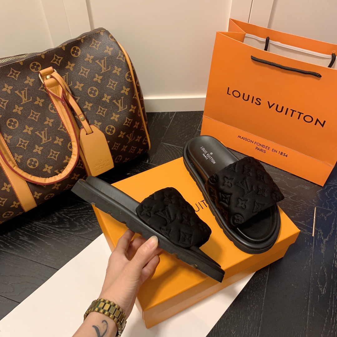 LV 44.99$ code 449-5807-R gallery