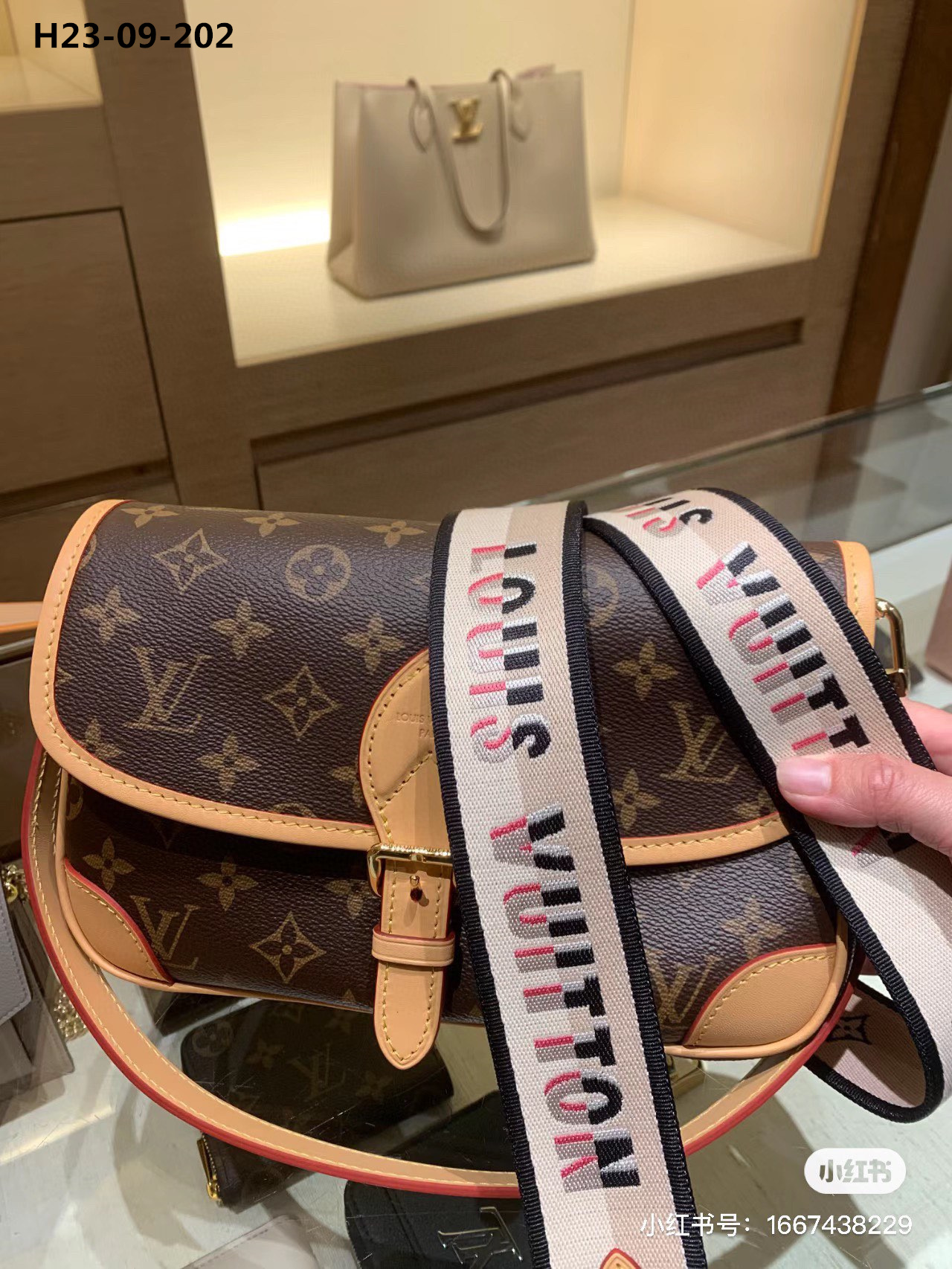 LV 59.99$   10220-T gallery