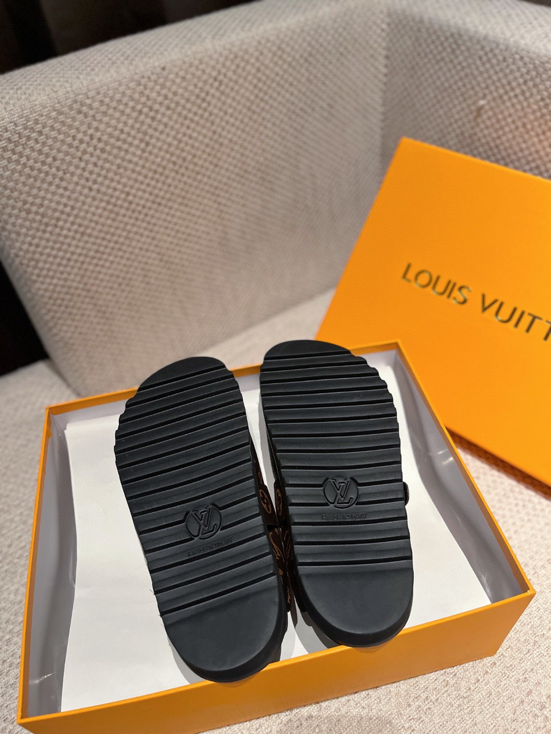 LV 69.99$  code 497-6311-R gallery