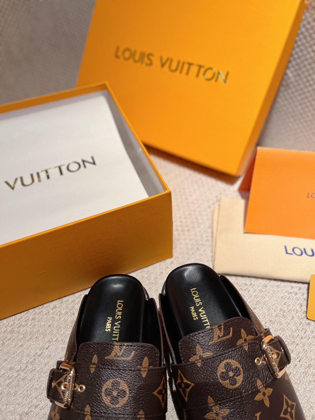 LV 69.99$  code 497-6311-R gallery