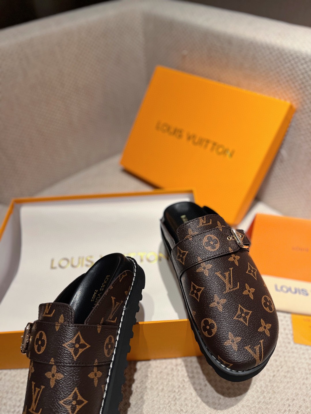 LV 69.99$  code 497-6311-R gallery