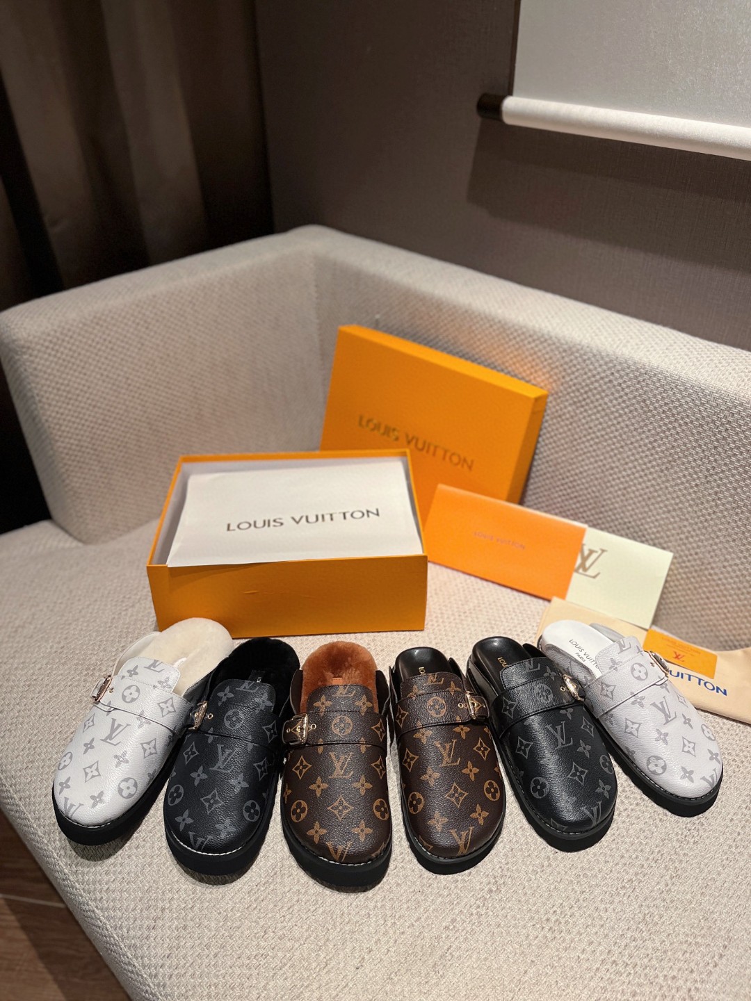 LV 69.99$  code 497-6311-R gallery