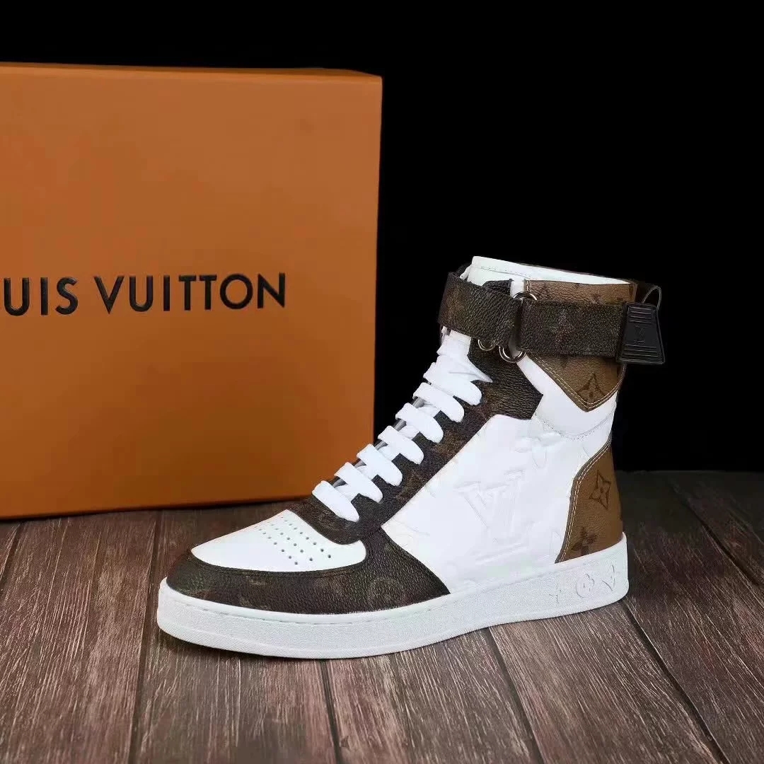 LV $100 gallery