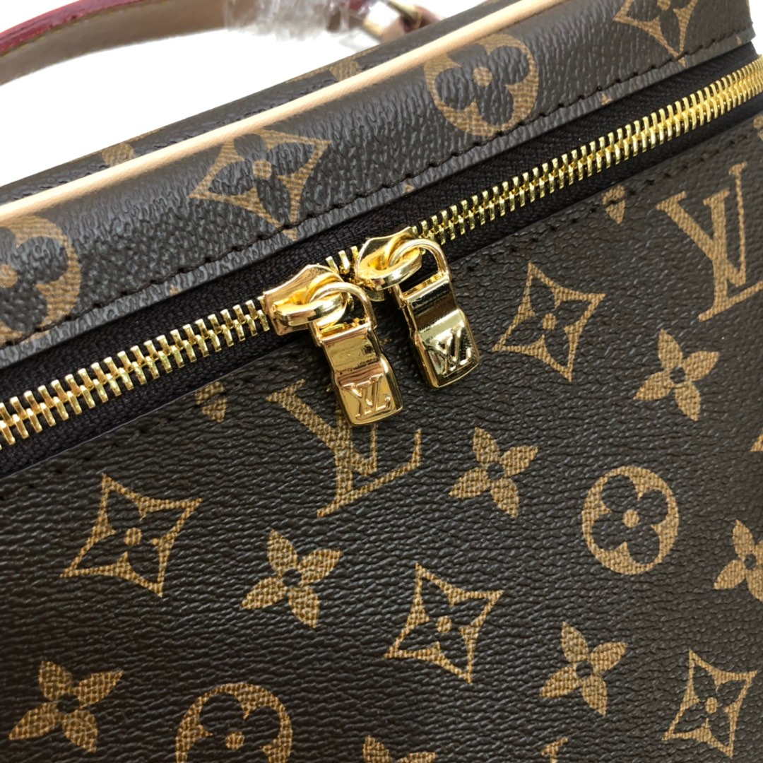 LV $100 gallery