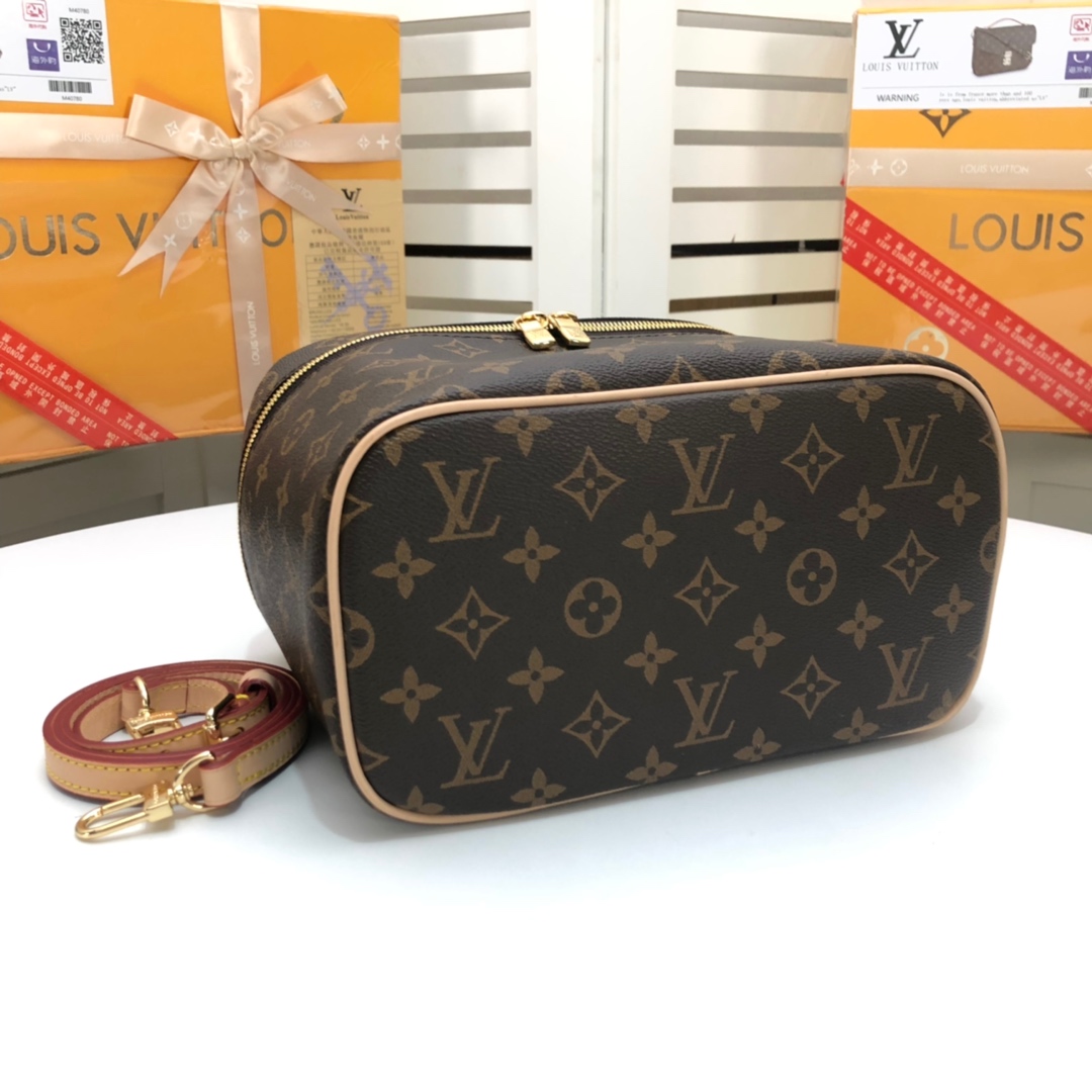 LV $100 gallery