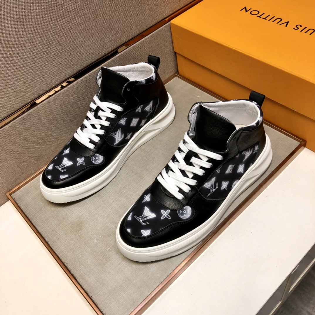 LV $100 gallery