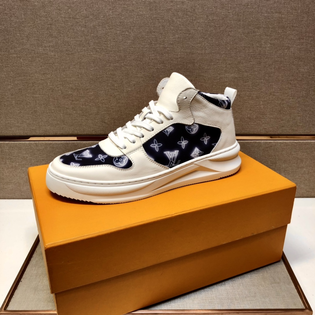 LV $100 gallery