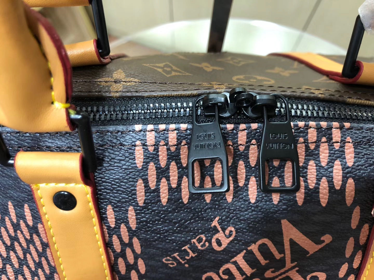 LV $100 gallery