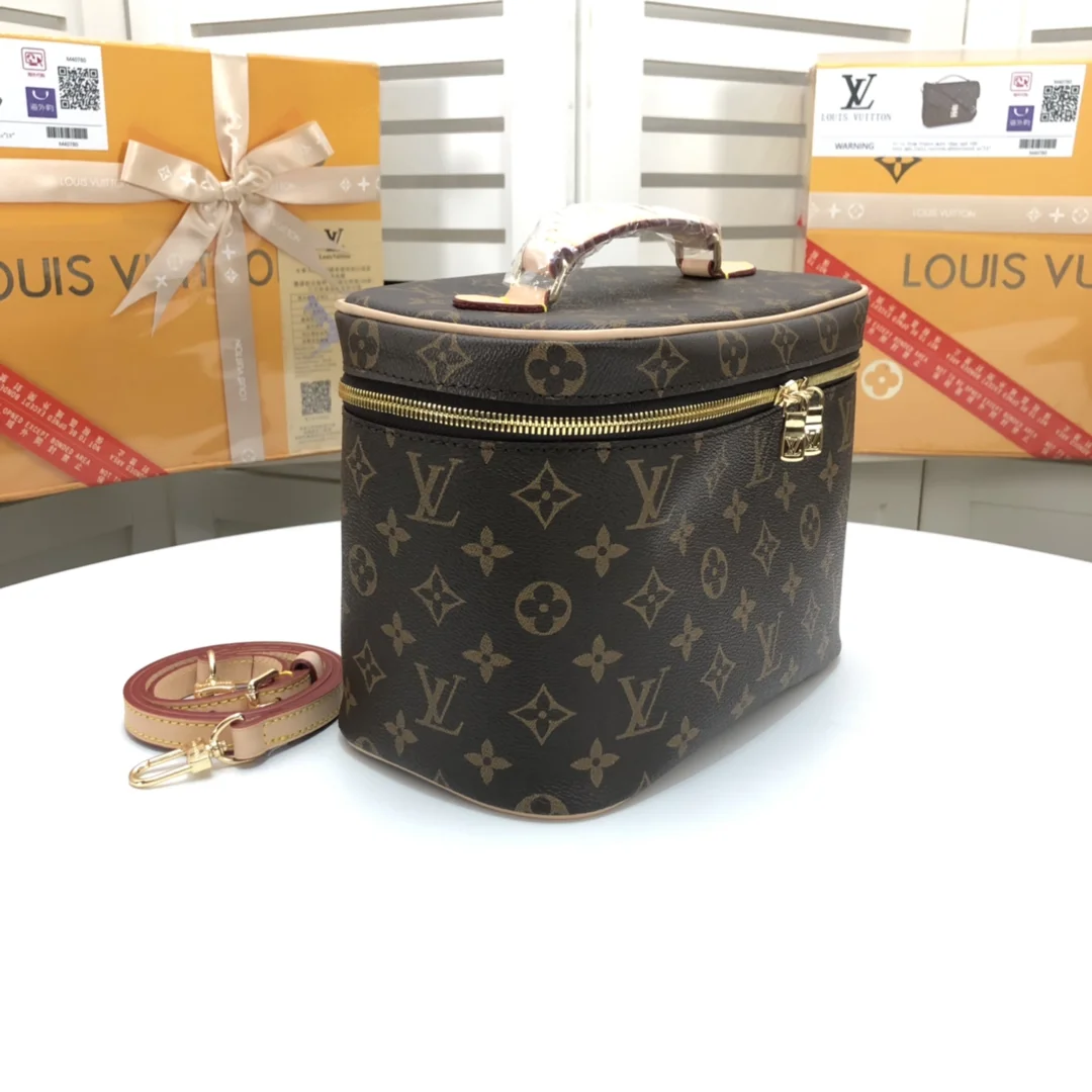 LV $100 gallery