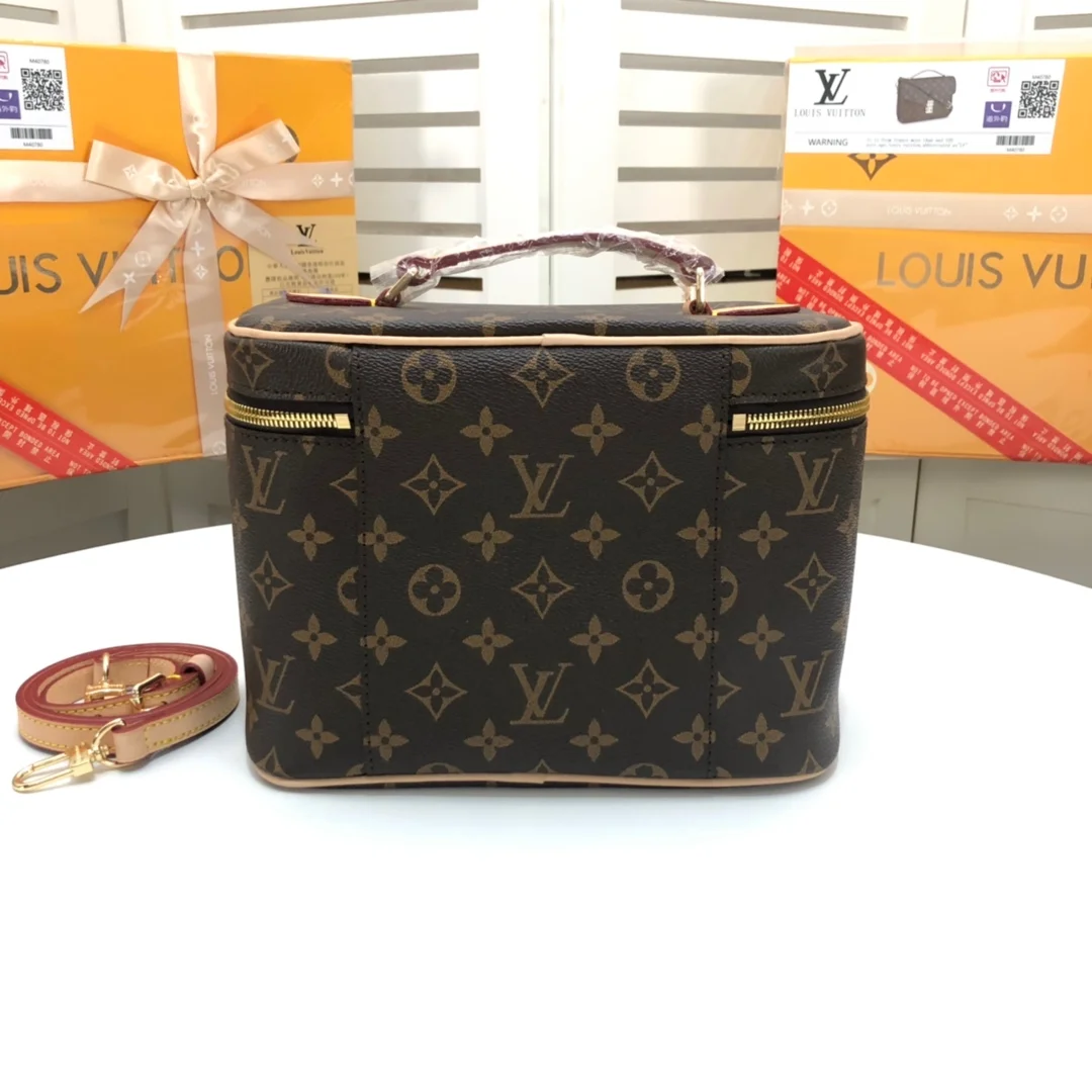 LV $100 gallery