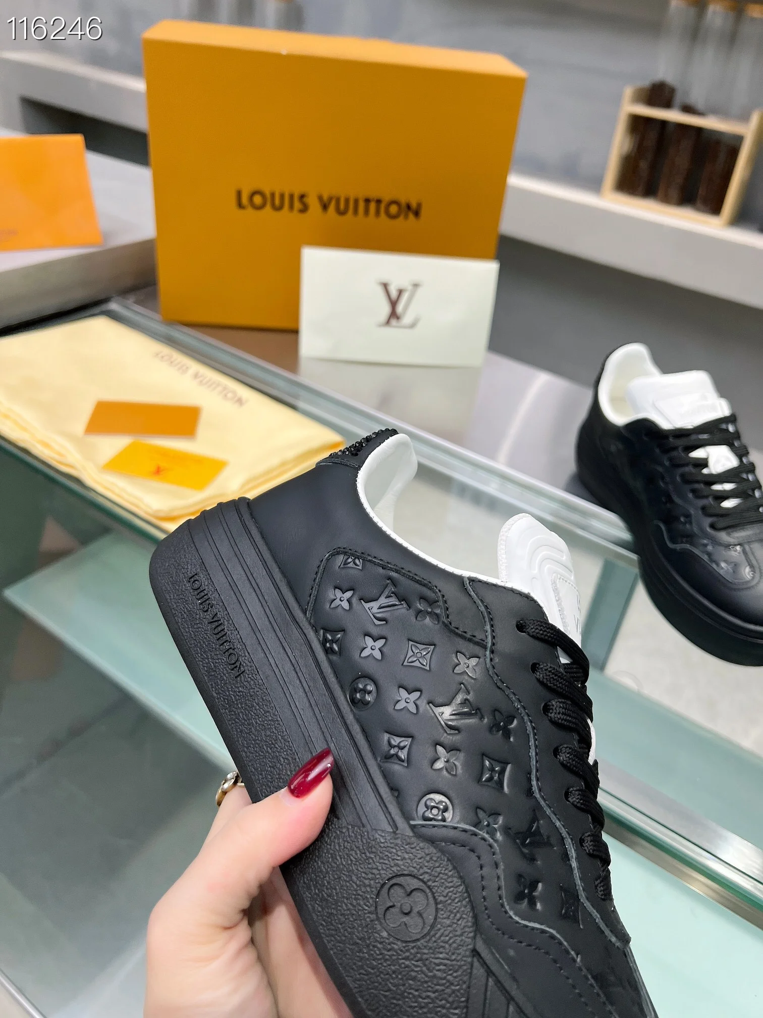 LV $101 gallery