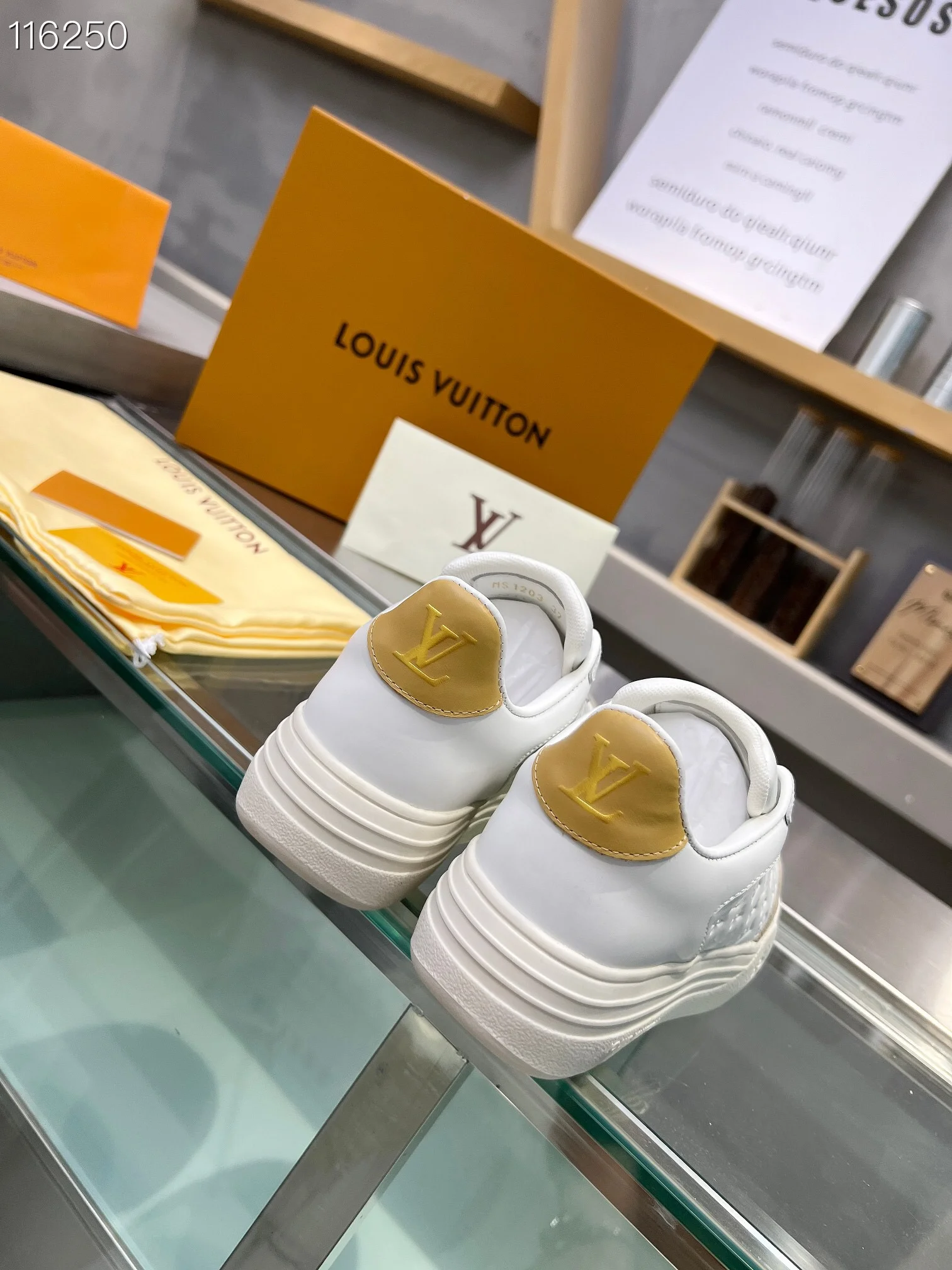 LV $101 gallery