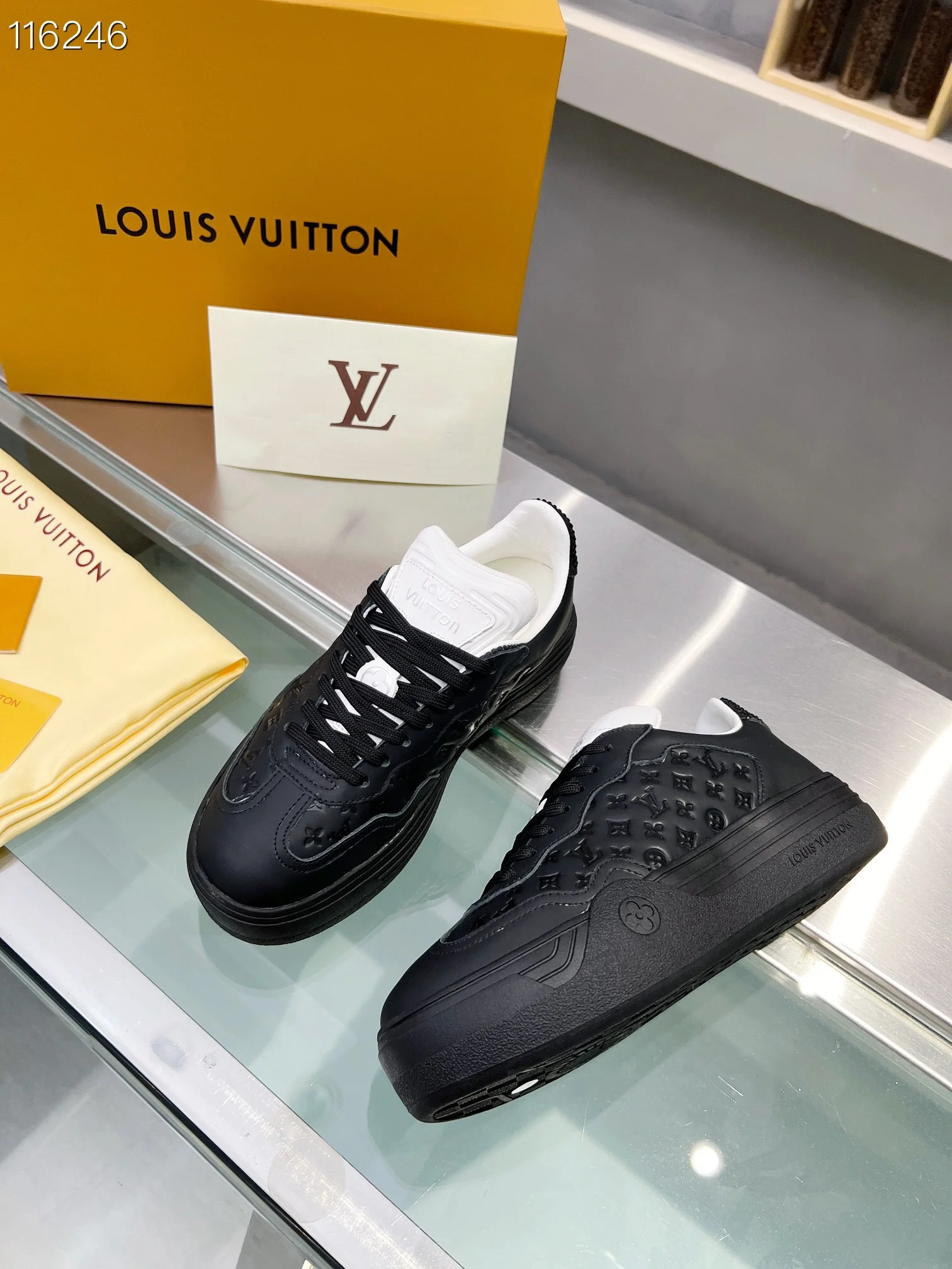 LV $101 gallery